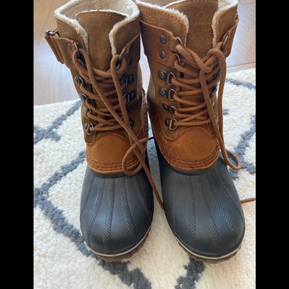 NWT, Sorrel Winter Boots Womens in Size 7 - Picture 1 of 6